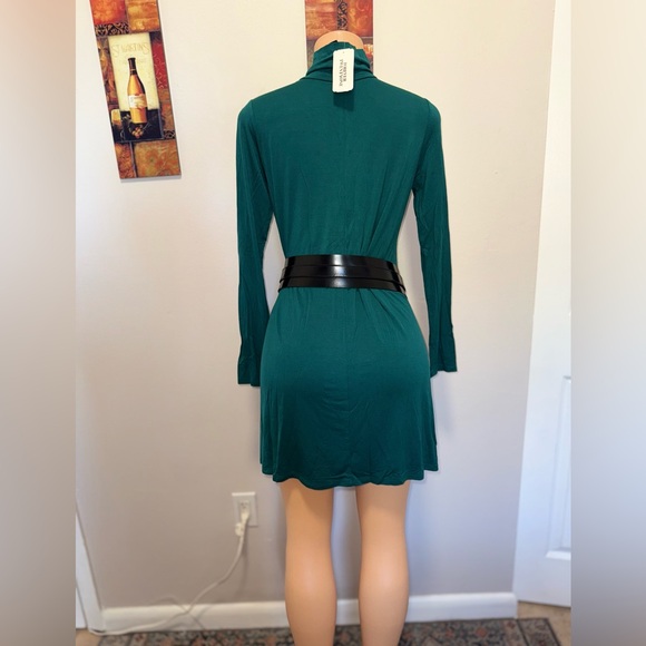 37) NWT FOREVER 21 Green Cut Out Long Sleeve Mini Dress Size L - Picture 3 of 6